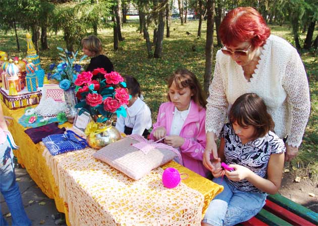 Выставка мастеров  декоративно-прикладного творчества